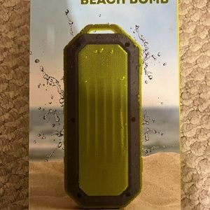 Waterproof Bluetooth speaker beach bomb
